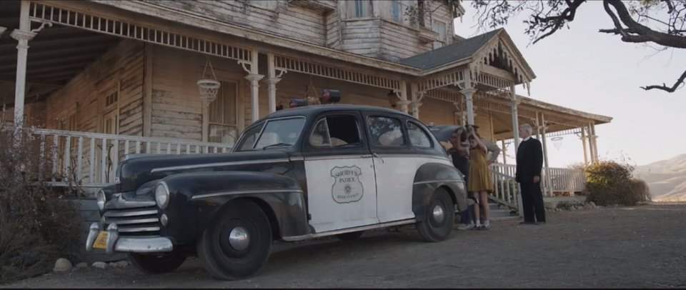 Ford Super De Luxe